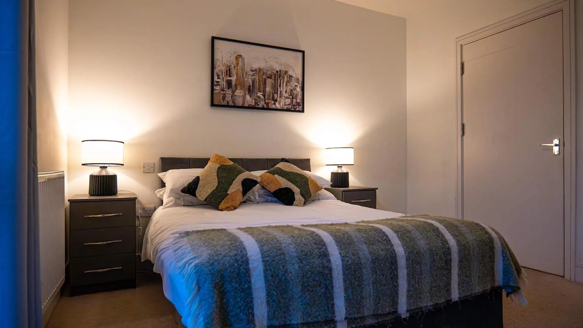 Stunning 2 Bedroom Apartment In Crawley Ifield Storbritannien
